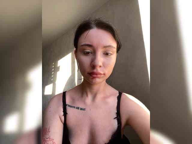 DiannnaTotti webcam
