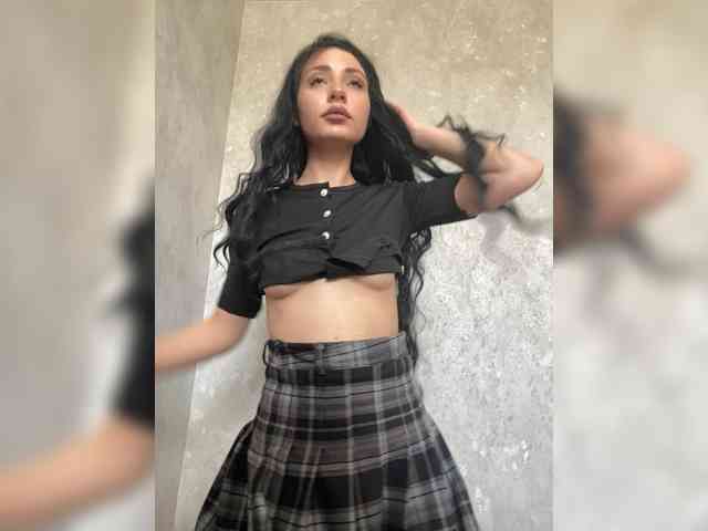 DiannnaTotti webcam