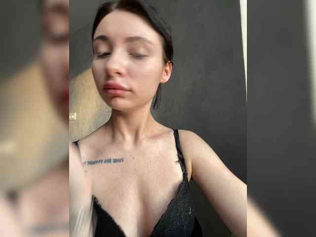 DiannnaTotti webcam