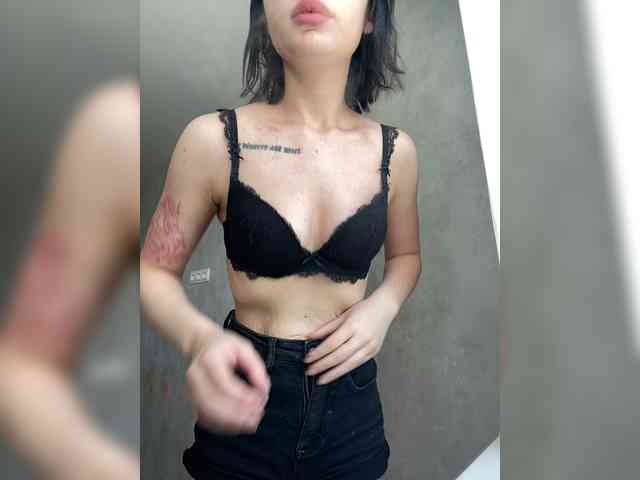 DiannnaTotti webcam