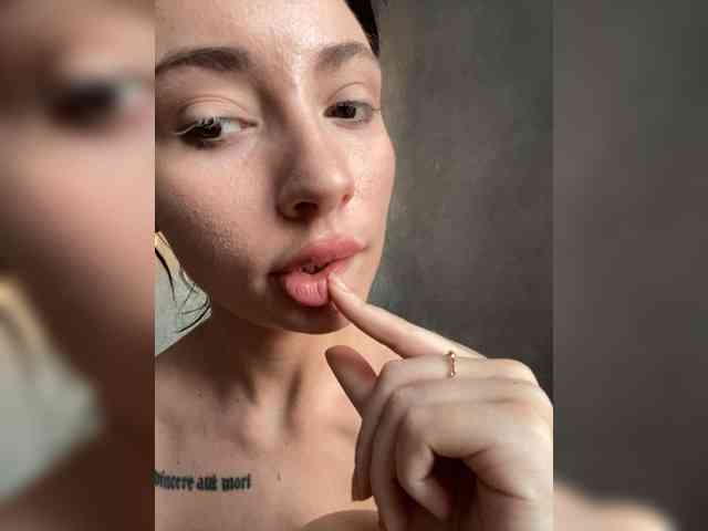 DiannnaTotti webcam