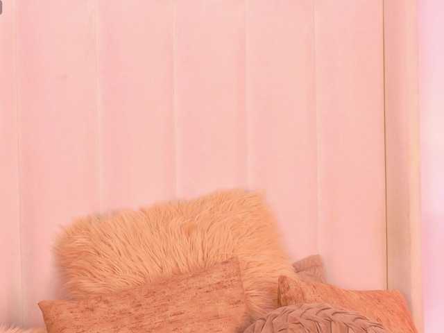 EmilyBills live cam preview