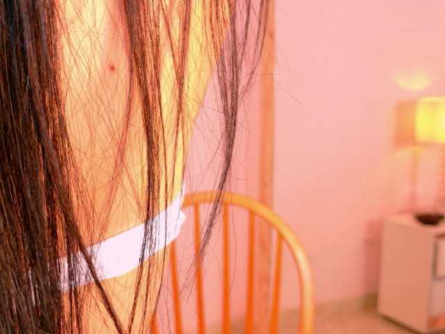 EmilyBills live cam preview