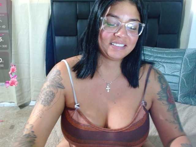 sexyvivian1 live webcam show
