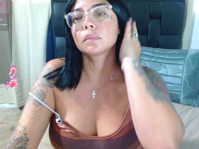 sexyvivian1 live cam on BongaCams