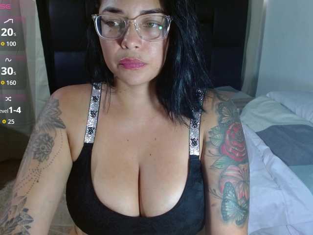 sexyvivian1 live cam on BongaCams