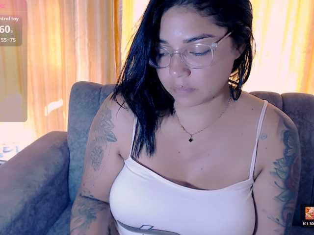 sexyvivian1 live cam preview