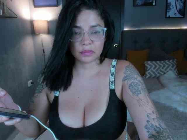 sexyvivian1 webcam