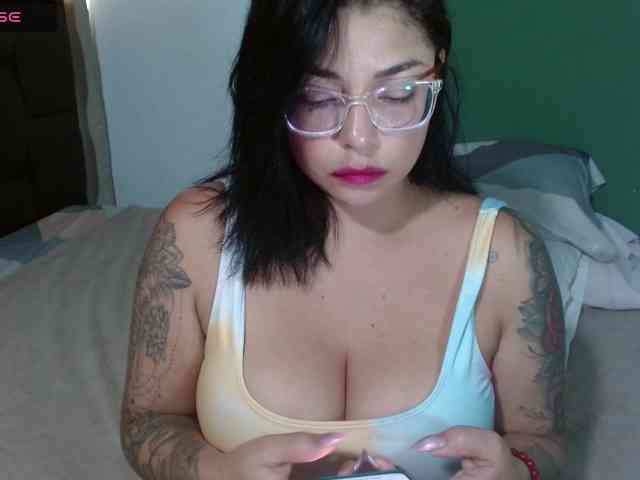 sexyvivian1 webcam
