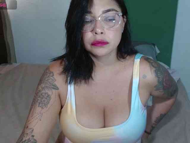sexyvivian1 webcam