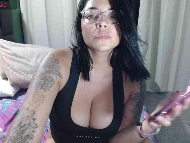 sexyvivian1 webcam