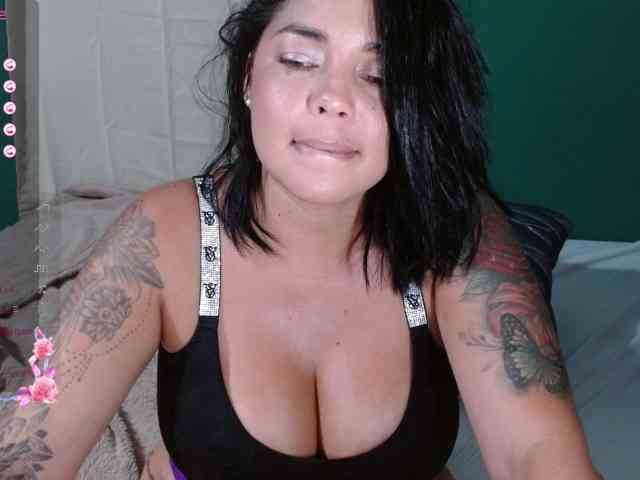 sexyvivian1 webcam