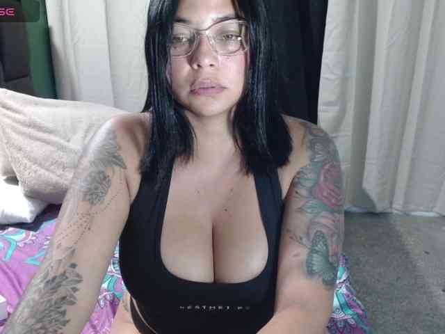 sexyvivian1 webcam