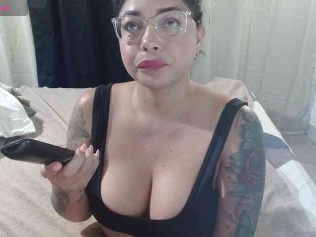 sexyvivian1 webcam