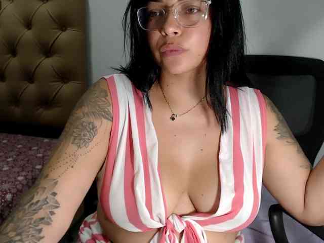 sexyvivian1 webcam