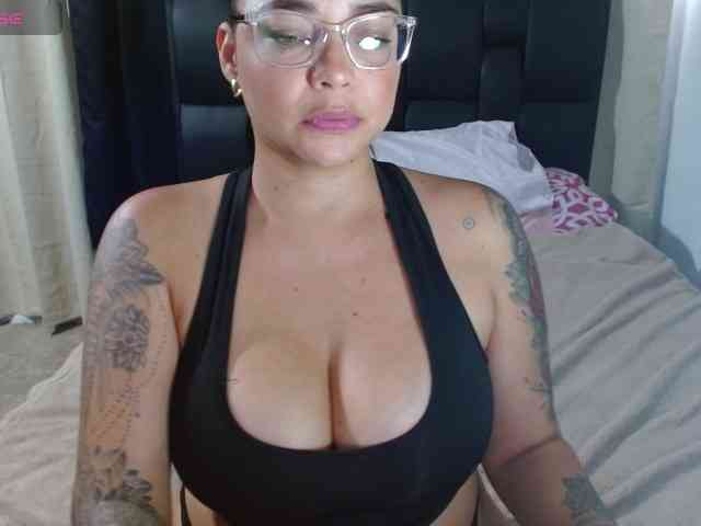 sexyvivian1 webcam