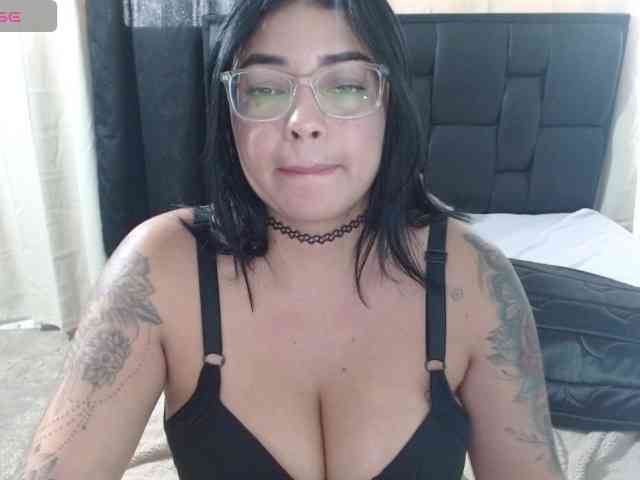 sexyvivian1 webcam