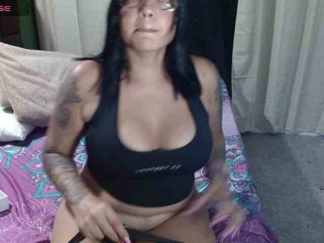 sexyvivian1 webcam