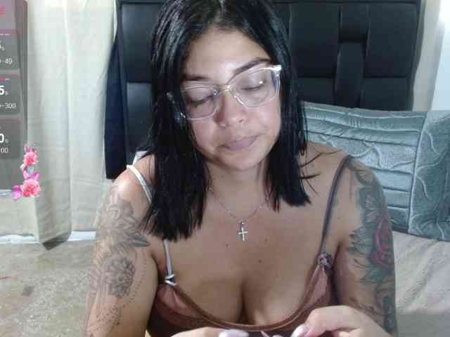 sexyvivian1 webcam