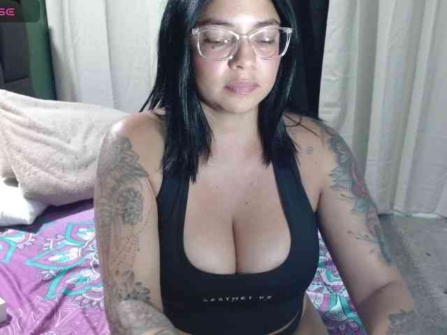 sexyvivian1 webcam