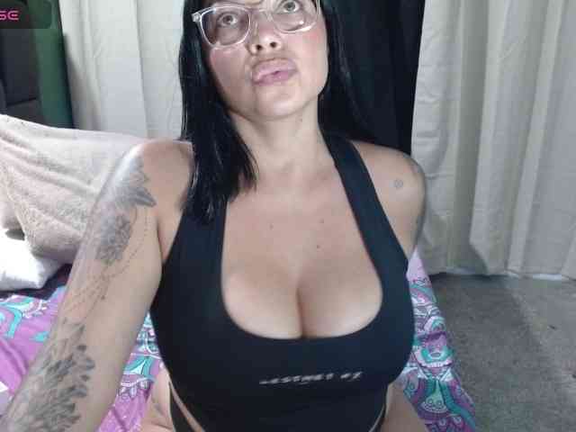 sexyvivian1 webcam