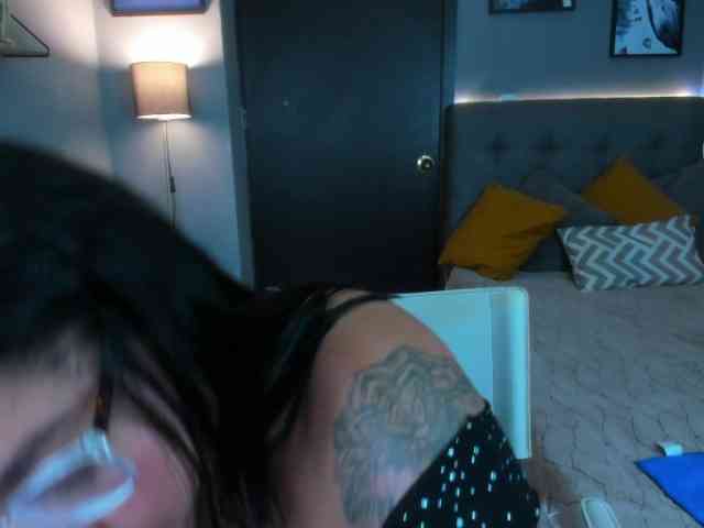 sexyvivian1 webcam