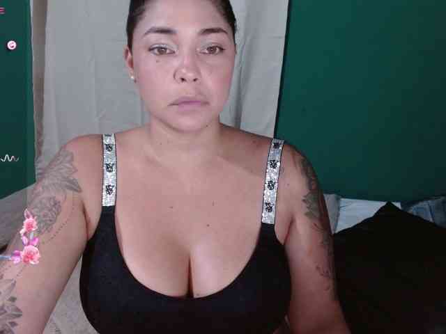sexyvivian1 webcam