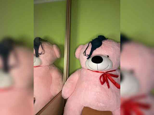 EllaEllly webcam