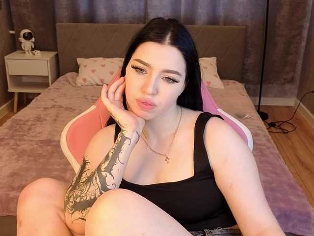 honeycherrry live cam on BongaCams