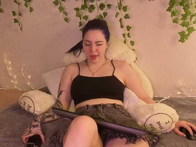honeycherrry live cam on BongaCams