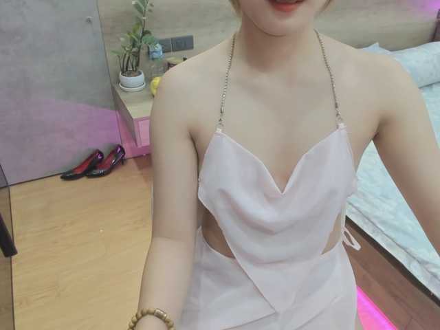 min-fortunately live cam on BongaCams