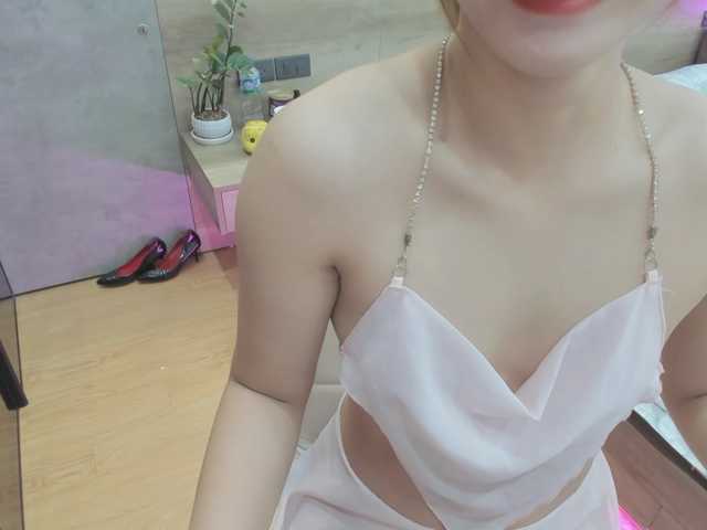 min-fortunately live cam on BongaCams