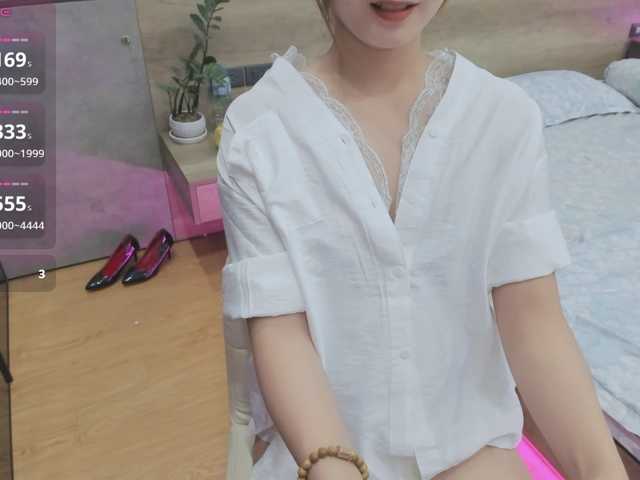 min-fortunately live cam on BongaCams