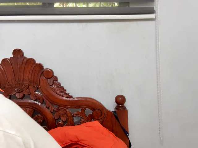 HalleyTabone live cam on BongaCams
