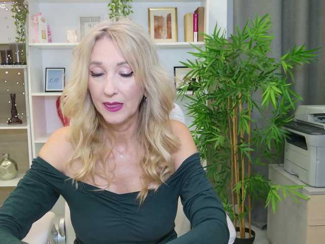 LadyLeea live cam on BongaCams