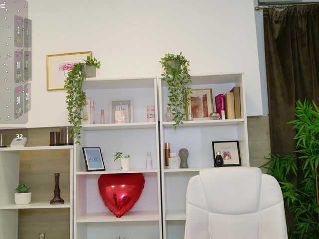 LadyLeea live cam on BongaCams
