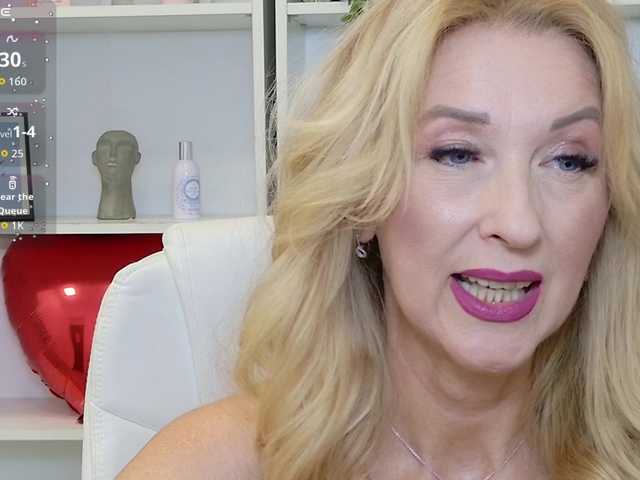 LadyLeea live cam on BongaCams