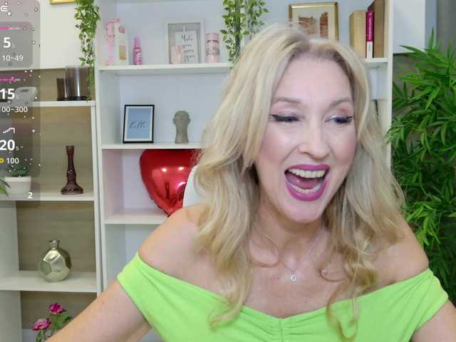 LadyLeea live cam on BongaCams
