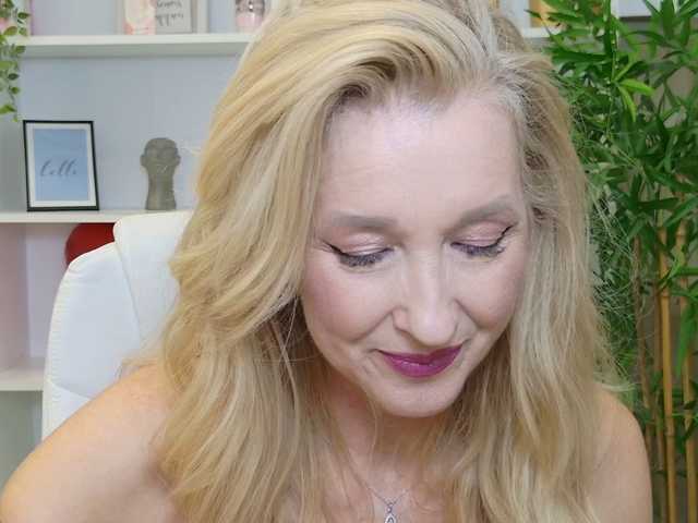 LadyLeea live cam on BongaCams