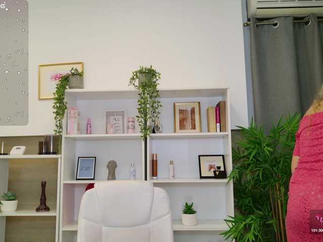 LadyLeea live cam on BongaCams
