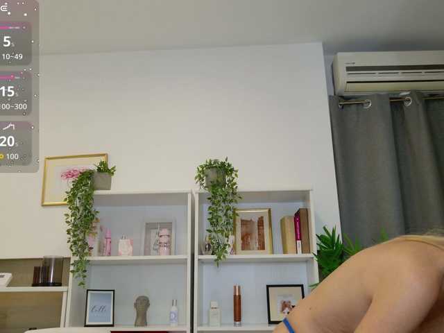 LadyLeea live cam on BongaCams