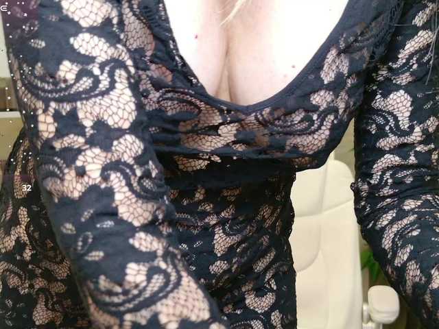 LadyLeea live cam on BongaCams