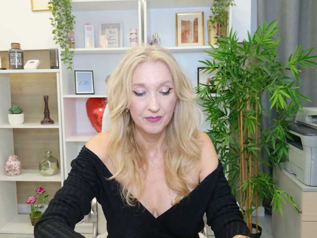 LadyLeea, en directo ahora en BongaCams