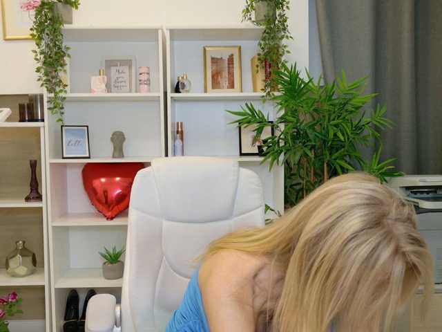 LadyLeea live cam on BongaCams