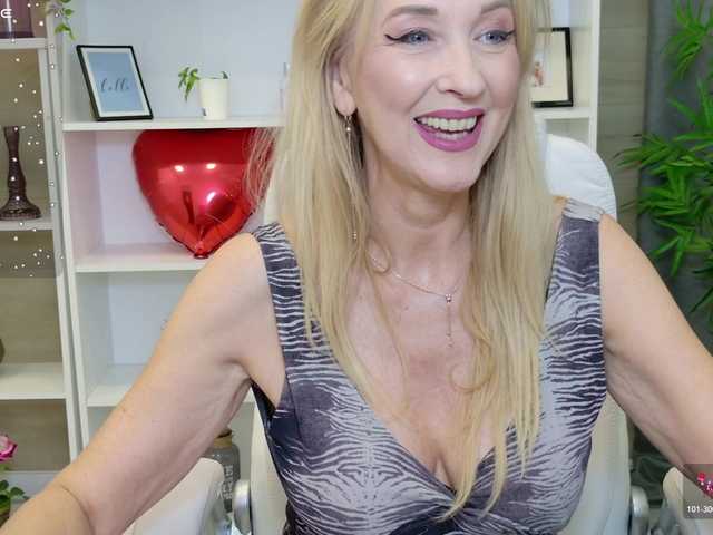 LadyLeea live cam on BongaCams