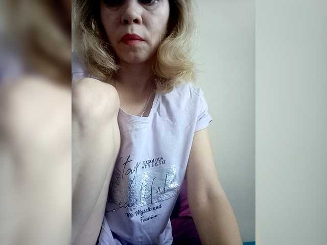 ELENA4112 live cam on BongaCams