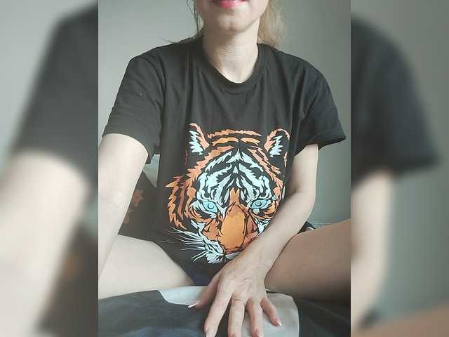 ELENA4112 live cam on BongaCams