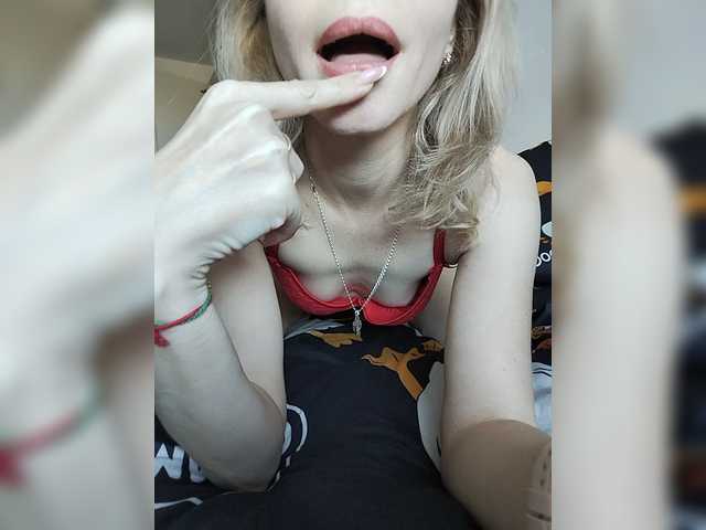 ELENA4112 live cam on BongaCams
