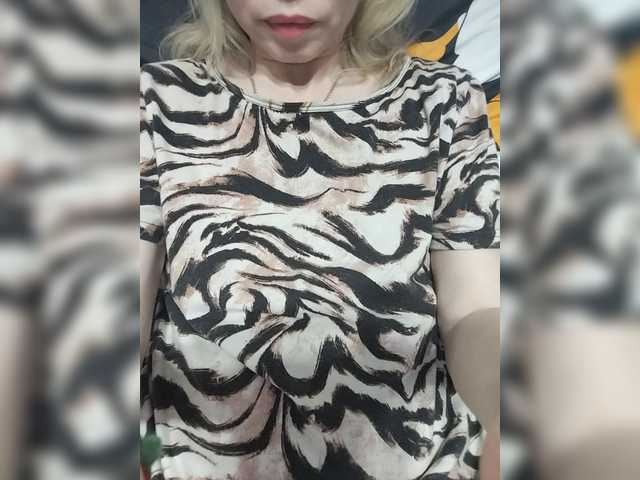 ELENA4112 live cam on BongaCams