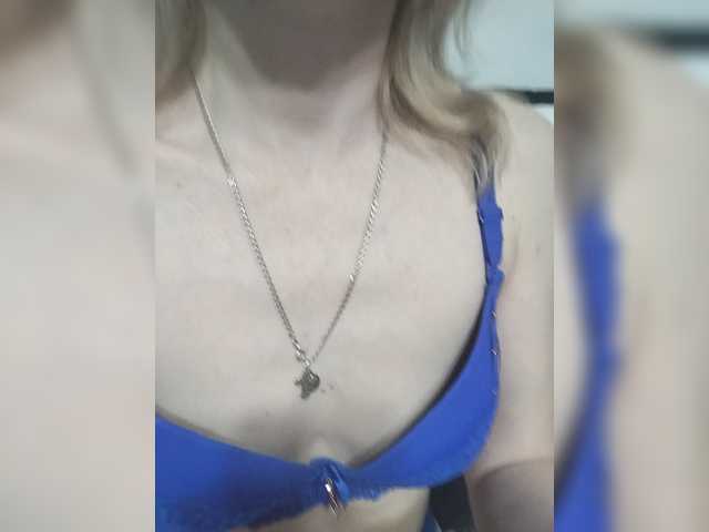 ELENA4112 live cam on BongaCams